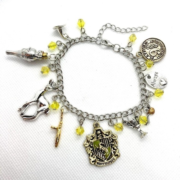 HUFFLEPUFF Harry Potter Charm Bracelet - Picture 3 of 9